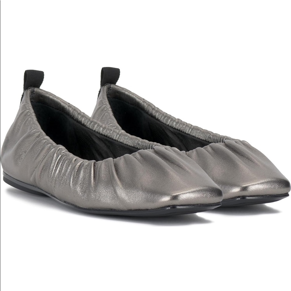 Vince Camuto Flats - Size 7US